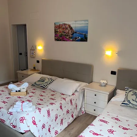 Affittacamere Il Veliero Levanto Exterior foto